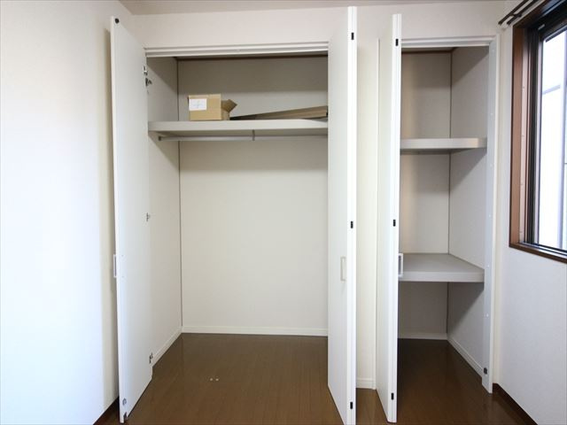 奥行きのある収納です