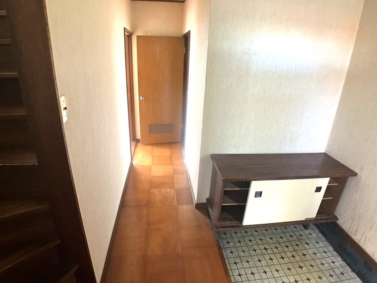 釧路市桜ケ岡５丁目の中古一戸建【玄関】