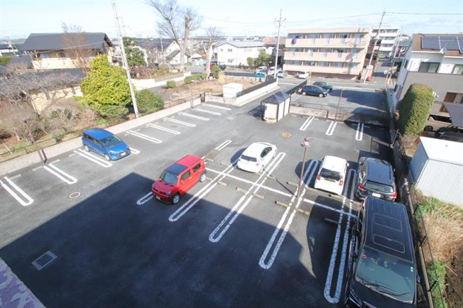 敷地駐車場1台付