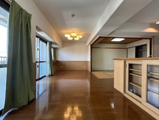 エンゼルハイム泉崎【居間・リビング】