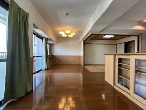 エンゼルハイム泉崎【居間・リビング】