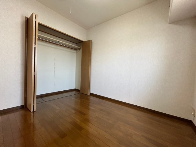 エンゼルハイム泉崎【洋室】