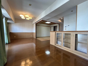 エンゼルハイム泉崎【居間・リビング】