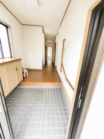 鳥取市滝山中古戸建て【玄関】