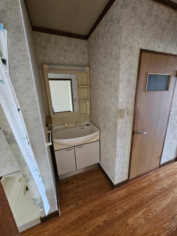 鳥取市行徳1丁目戸建て【独立洗面台】