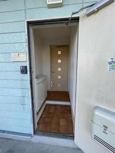 玄関(3DKの部屋の画像です)