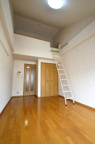 パレンテラ宮原【居間・リビング】別室写真です。