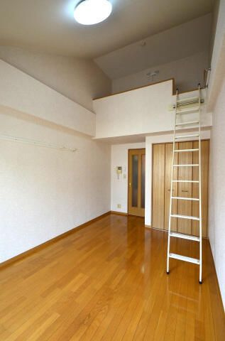 パレンテラ宮原【居間・リビング】別室写真です。