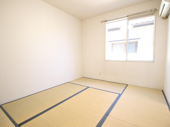 別の部屋の写真となりますので現地ご確認ください