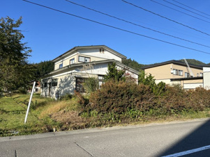 横手市山内平野沢字南相野々中古住宅【前面道路含む現地写真】