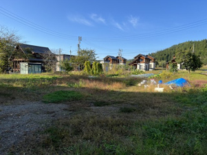 横手市山内平野沢字南相野々中古住宅【庭つき】