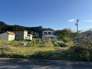 横手市山内平野沢字南相野々中古住宅【庭つき】