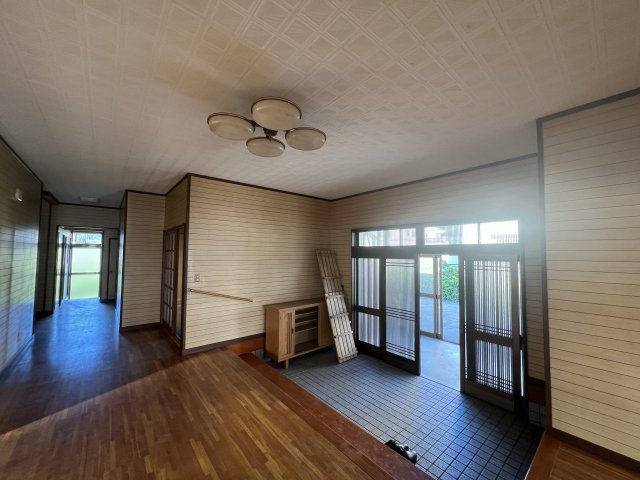 横手市山内平野沢字南相野々中古住宅【玄関】