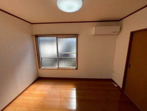 田園コーポ【洋室】窓を開けると心地よい風が入り、お部屋全体も明るくなります！