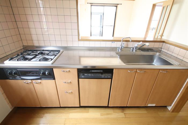 広いカウンターキッチン