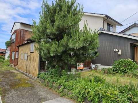 鳥取市鹿野町鹿野中古戸建て【前面道路含む現地写真】