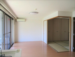 サーパス南城内【居間・リビング】リビングダイニング