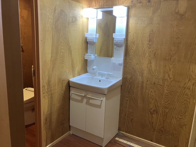緑ヶ丘角新ビル【独立洗面台】
