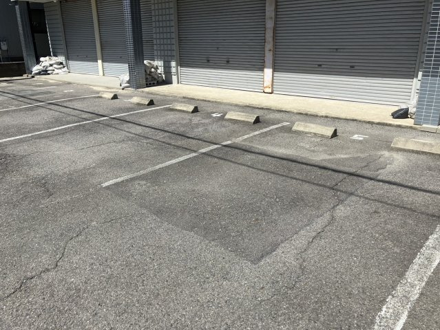 緑ヶ丘角新ビル【駐車場】