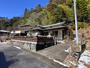 恵那市上矢作町の中古一戸建【前面道路含む現地写真】