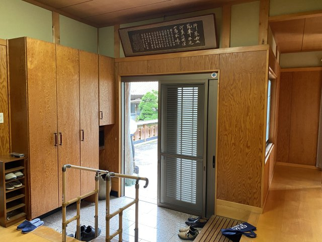 恵那市上矢作町の中古一戸建【玄関】