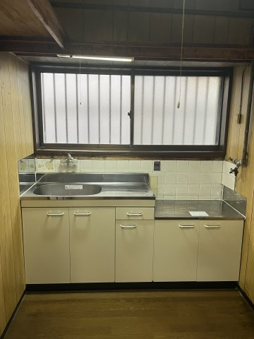 奥野貸家【キッチン】綺麗なキッチンがありますね。