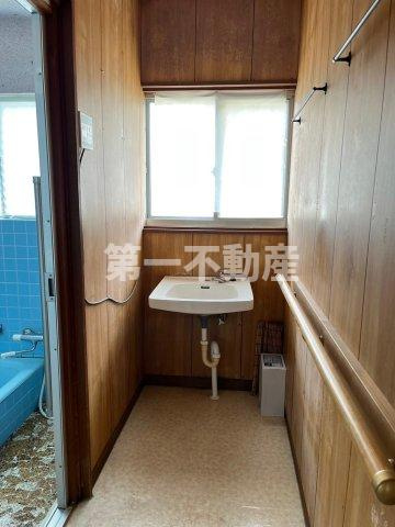 西脇市黒田庄町喜多の一戸建て【洗面所】