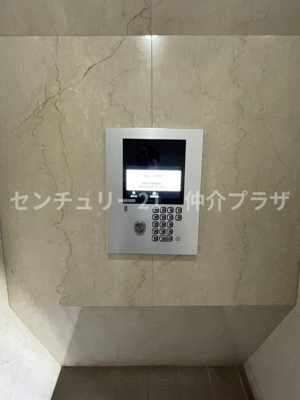 安心のオートロックでございます