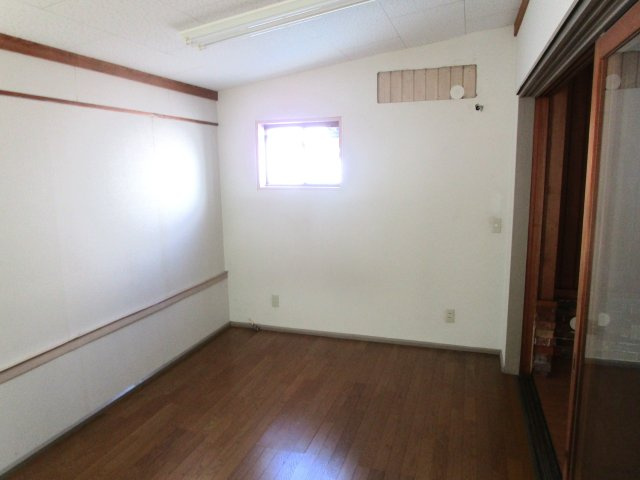 高山市桐生町７丁目の店舗事務所
