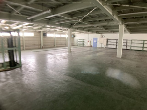 Ｔ西１９南１貸事務所・倉庫【居間・リビング】