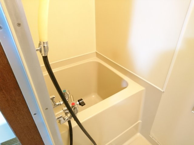 ロイヤルハイツ２３【浴室】