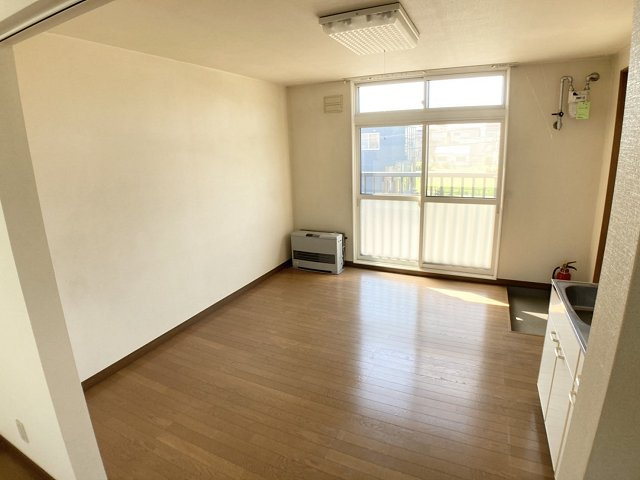 ひまわり荘Ⅱ【居間・リビング】