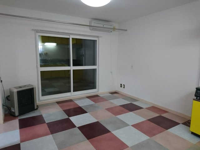 メゾン柏林台【居間・リビング】