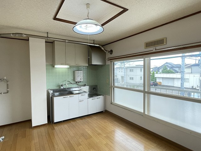 シークハイツ【居間・リビング】