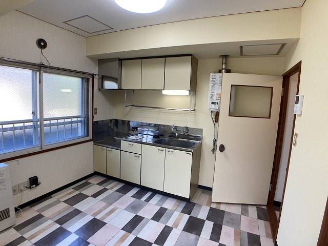 ふじおかハイツ【居間・リビング】