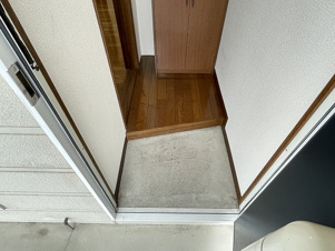 ウエスト６１１【玄関】