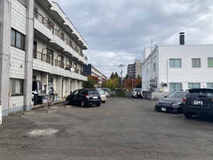 オリエントハイム【駐車場】