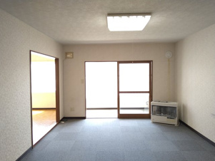 キノヴィレッジＢ棟【居間・リビング】