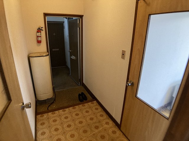 司ハイツ【玄関】