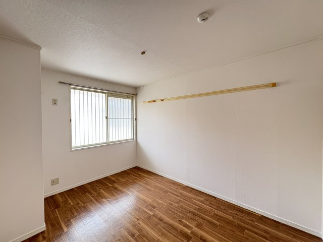 ハイツ森本【居間・リビング】