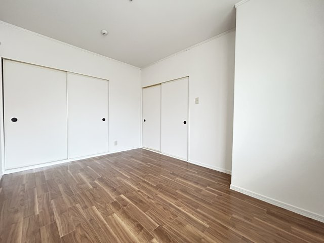 ハイツ森本【居間・リビング】