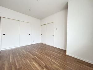 ハイツ森本【居間・リビング】