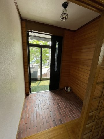 小樽市富岡１丁目の中古一戸建【玄関】