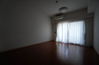 クリオ西川口伍番館【居間・リビング】