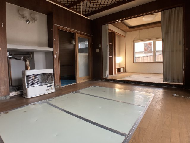 愛国東３丁目39-1082売家【居間・リビング】