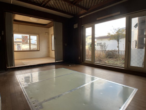 愛国東３丁目39-1082売家【居間・リビング】