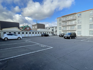 サンブライトハイツⅣ【駐車場】