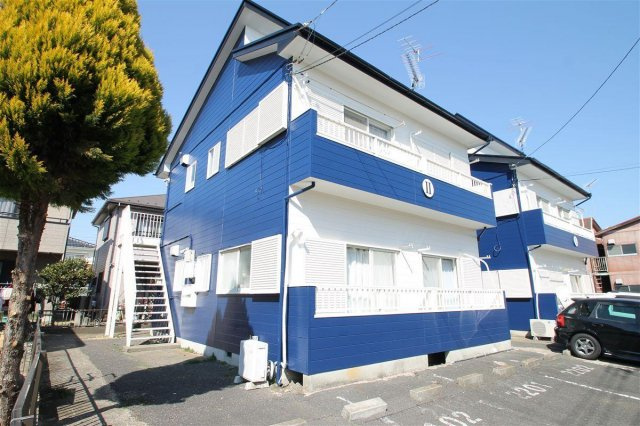 2階建てアパートです。外観塗装しました。