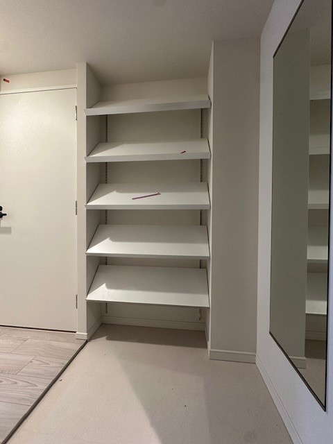 キッチン　※ミラー収納と吊戸棚変更予定