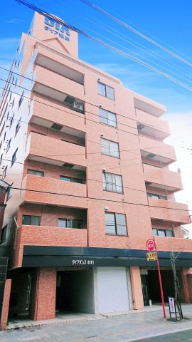 ダイアパレス本町【外観】全４４戸のマンション☆ベーシックなタイル張り！人気の古町エリア中心地に位置しています♪